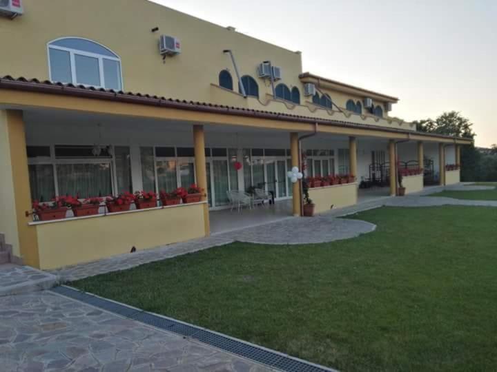 Agriturismo "Lo Zafferano" Aprilia Exterior foto