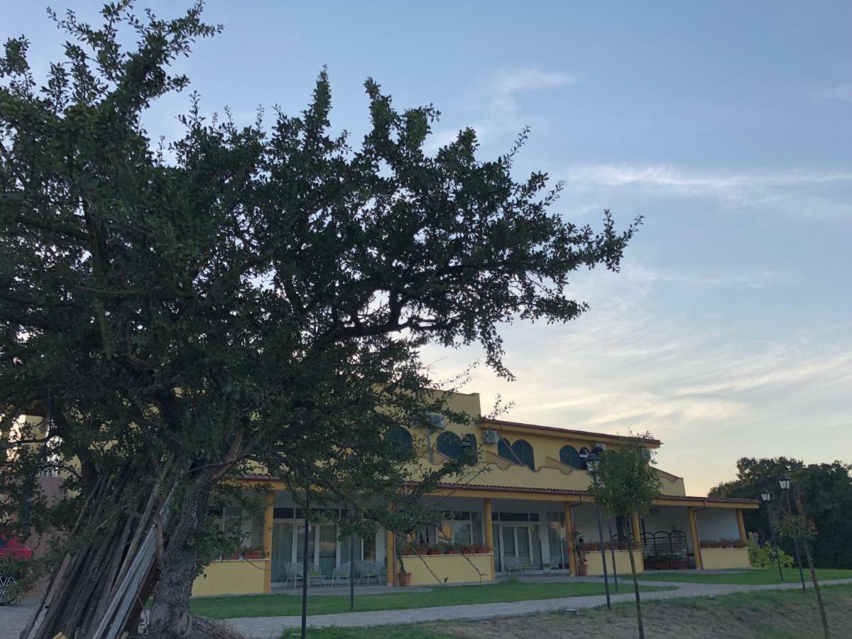 Agriturismo "Lo Zafferano" Aprilia Exterior foto